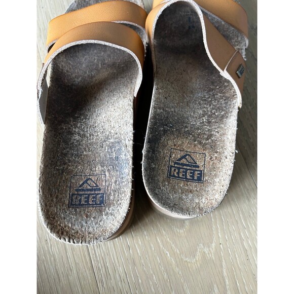 Reef Cushion Vista Hi women’s sandal size 9 - neutral color - Picture 4 of 7